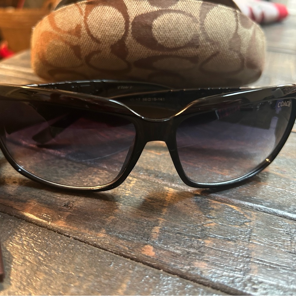Coach Elegant Black Sunglasses